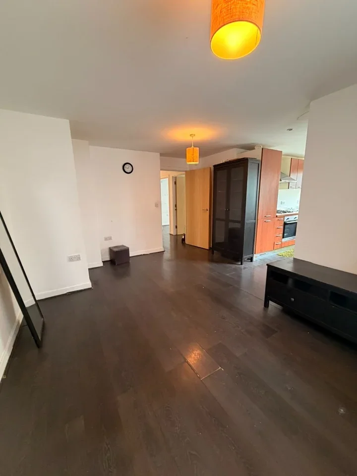 Flat Spring Place in Greater London