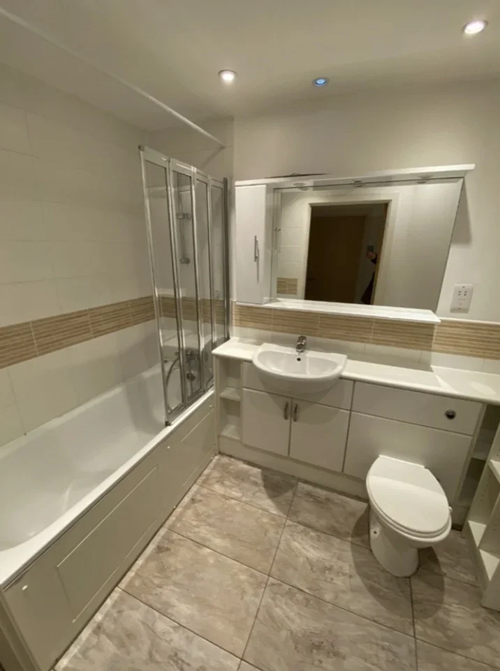 Flat Spring Place in Greater London