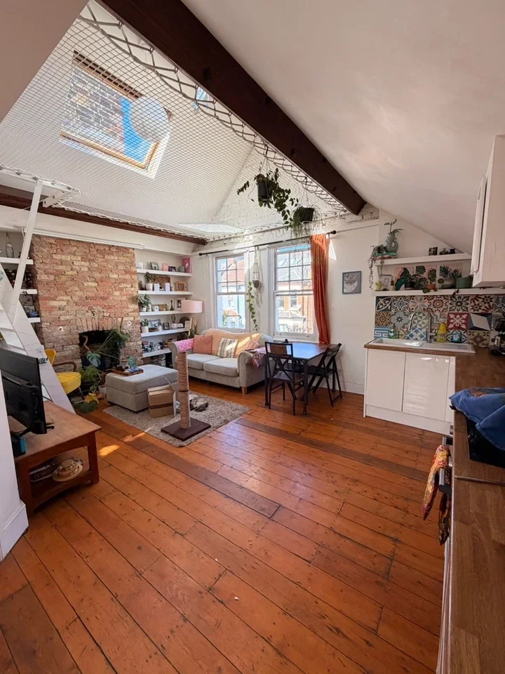 Flat Trent Road in Greater London