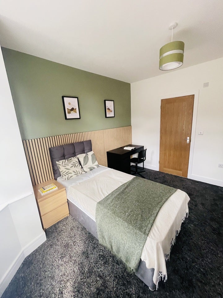 Room Alder Grove in Doncaster