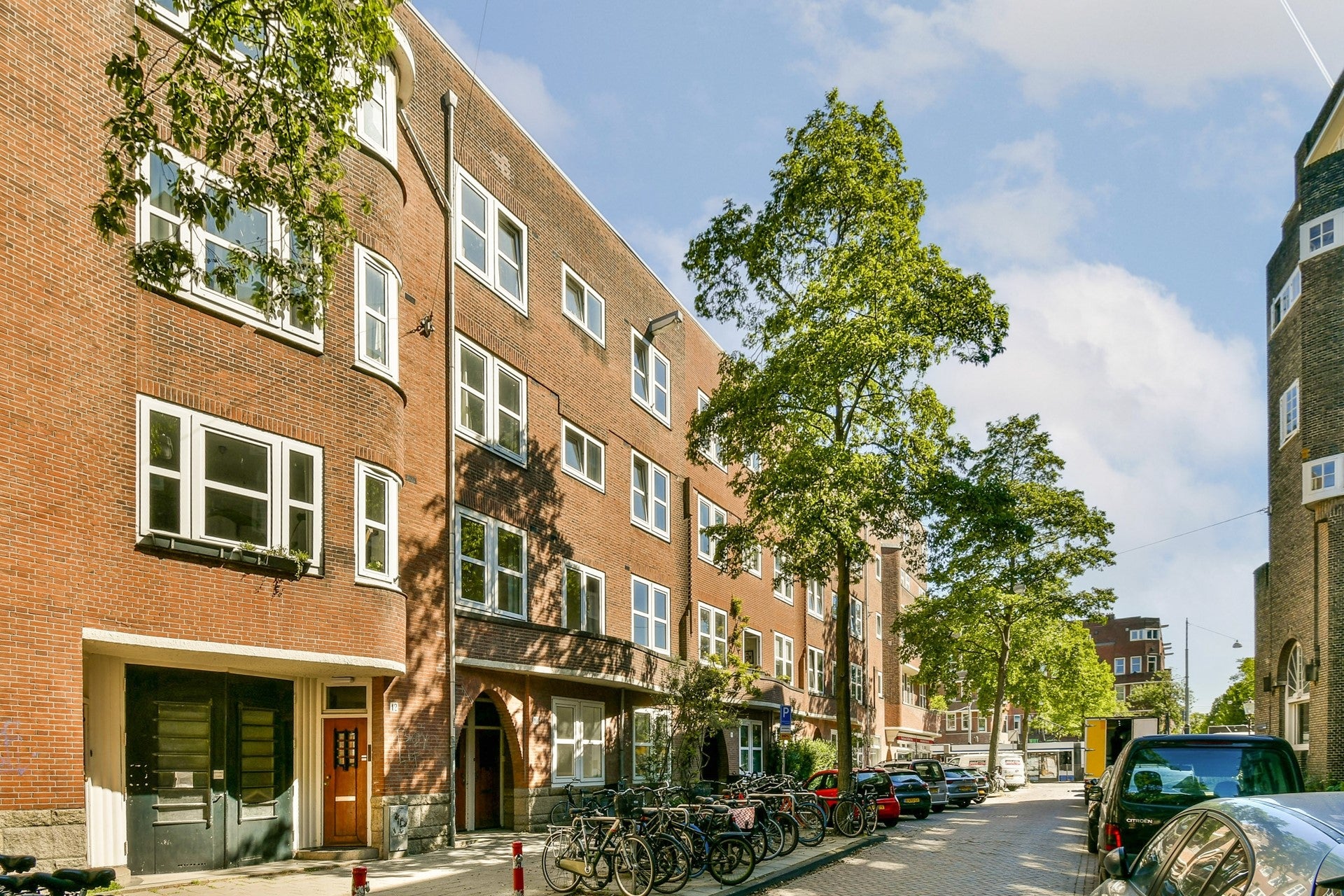 Appartement te huur in Amsterdam – Bronckhorststraat – foto 1