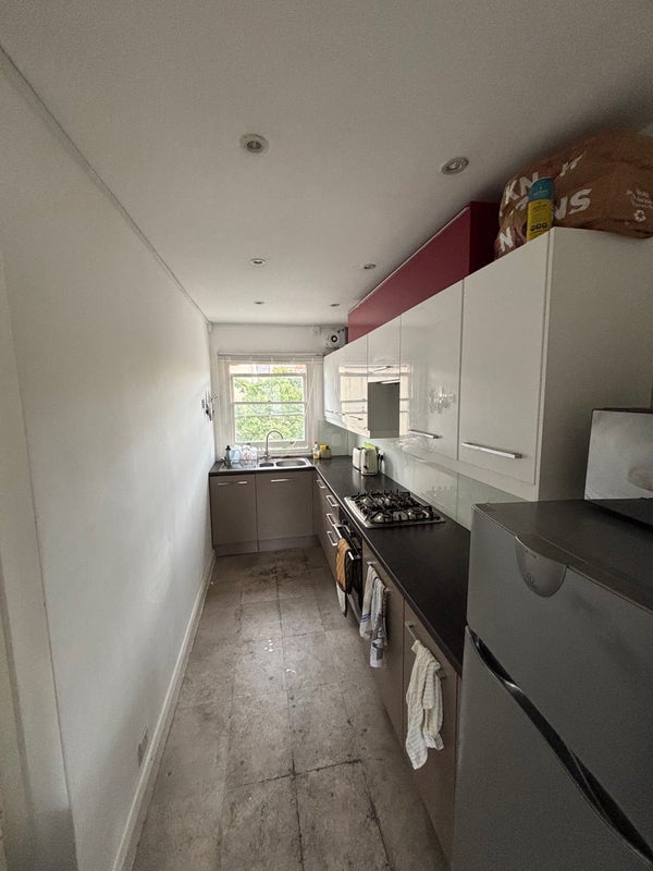 Room Oberstein Road in Greater London