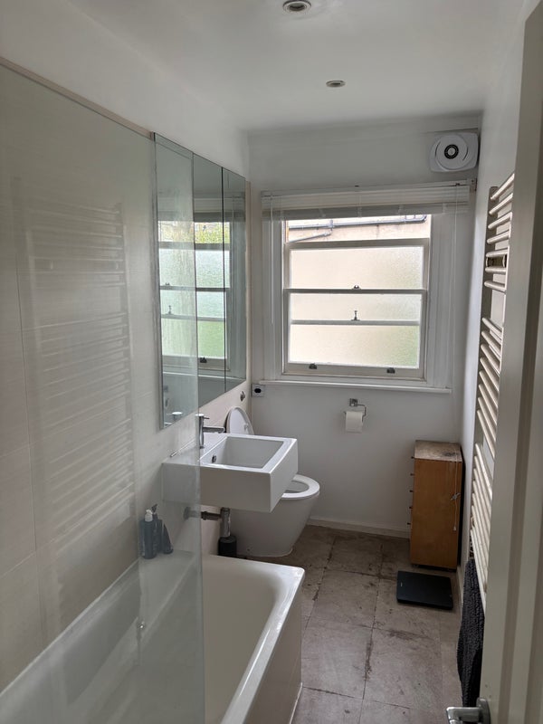 Room Oberstein Road in Greater London
