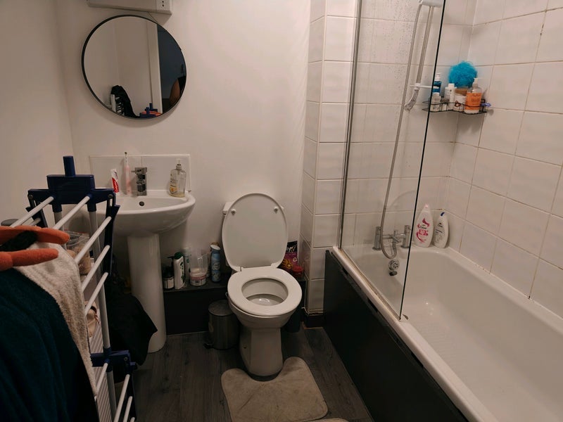 Room Oldfield Road in Salford