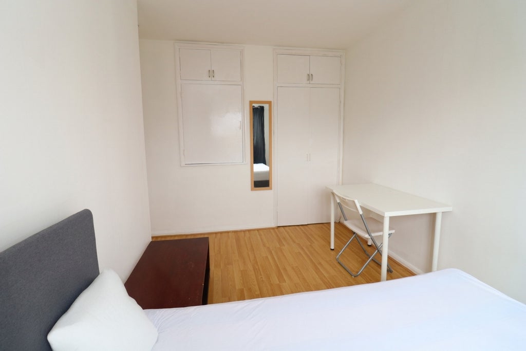 Room Globe Road in Greater London