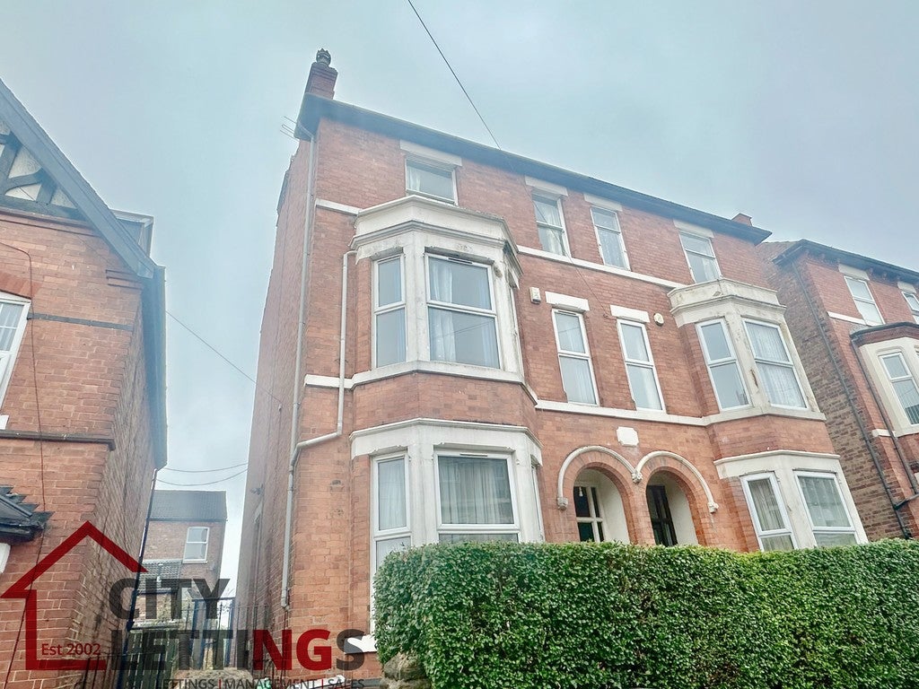 Flat Burford Road in Nottingham