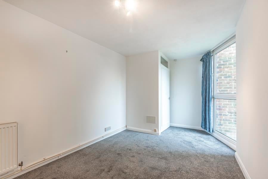 Flat Grangedale Close in Greater London