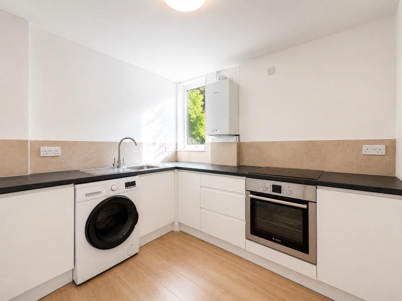 Flat Grangedale Close in Greater London