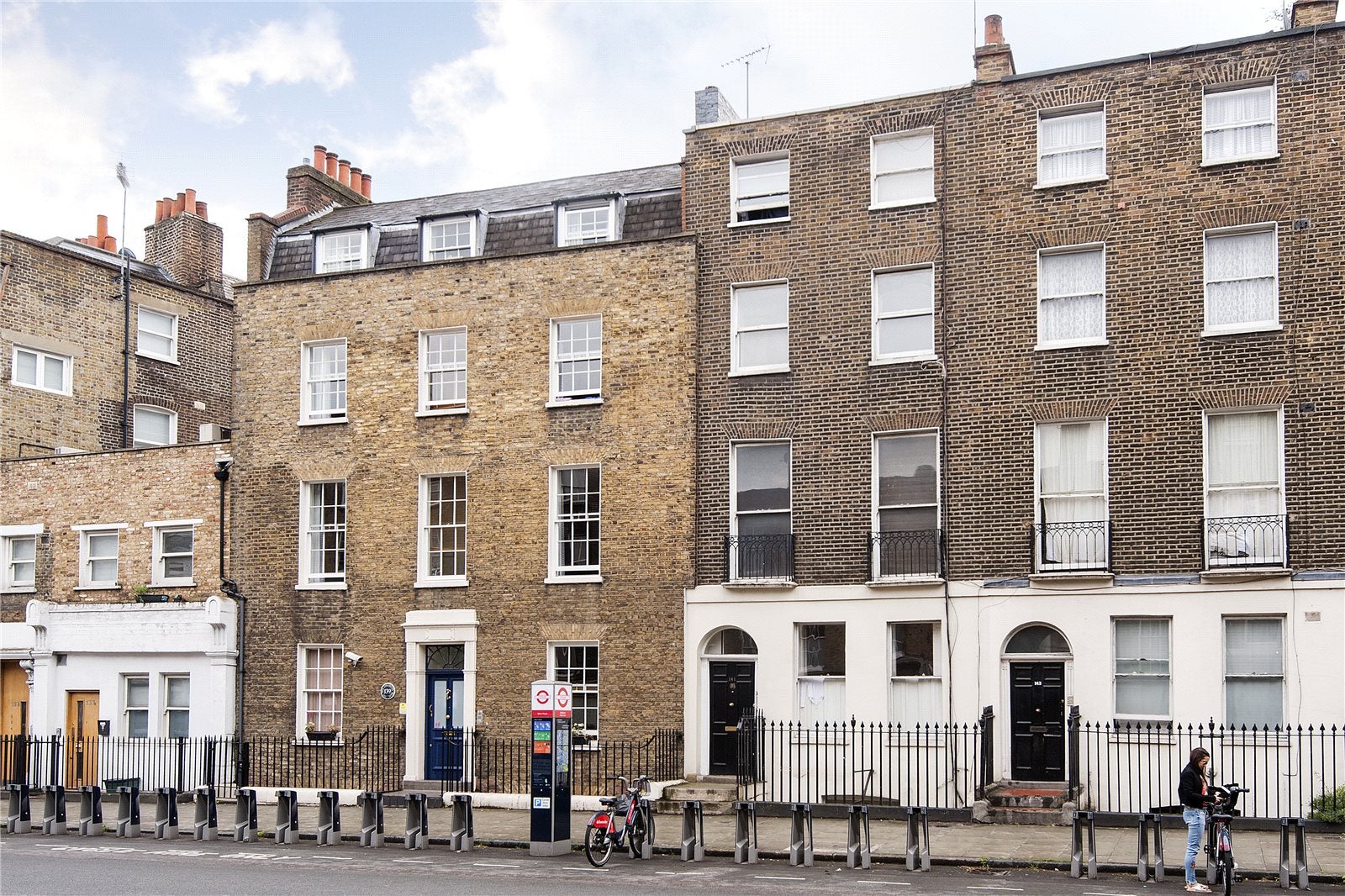 Flat Gray's Inn Road in Greater London