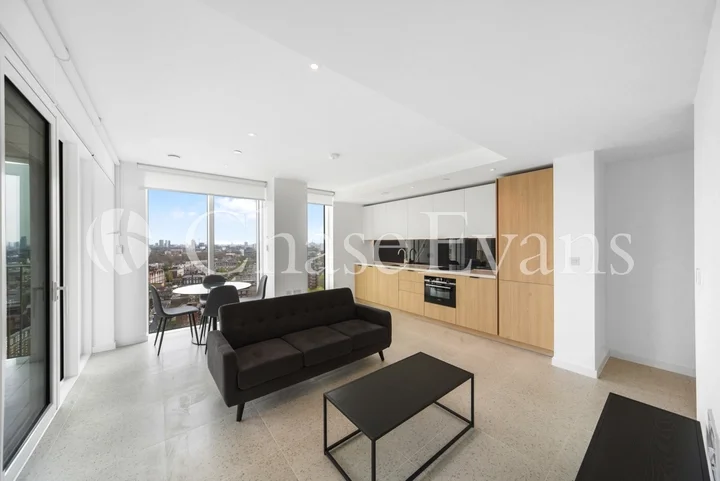 Flat Cendal Crescent in Greater London