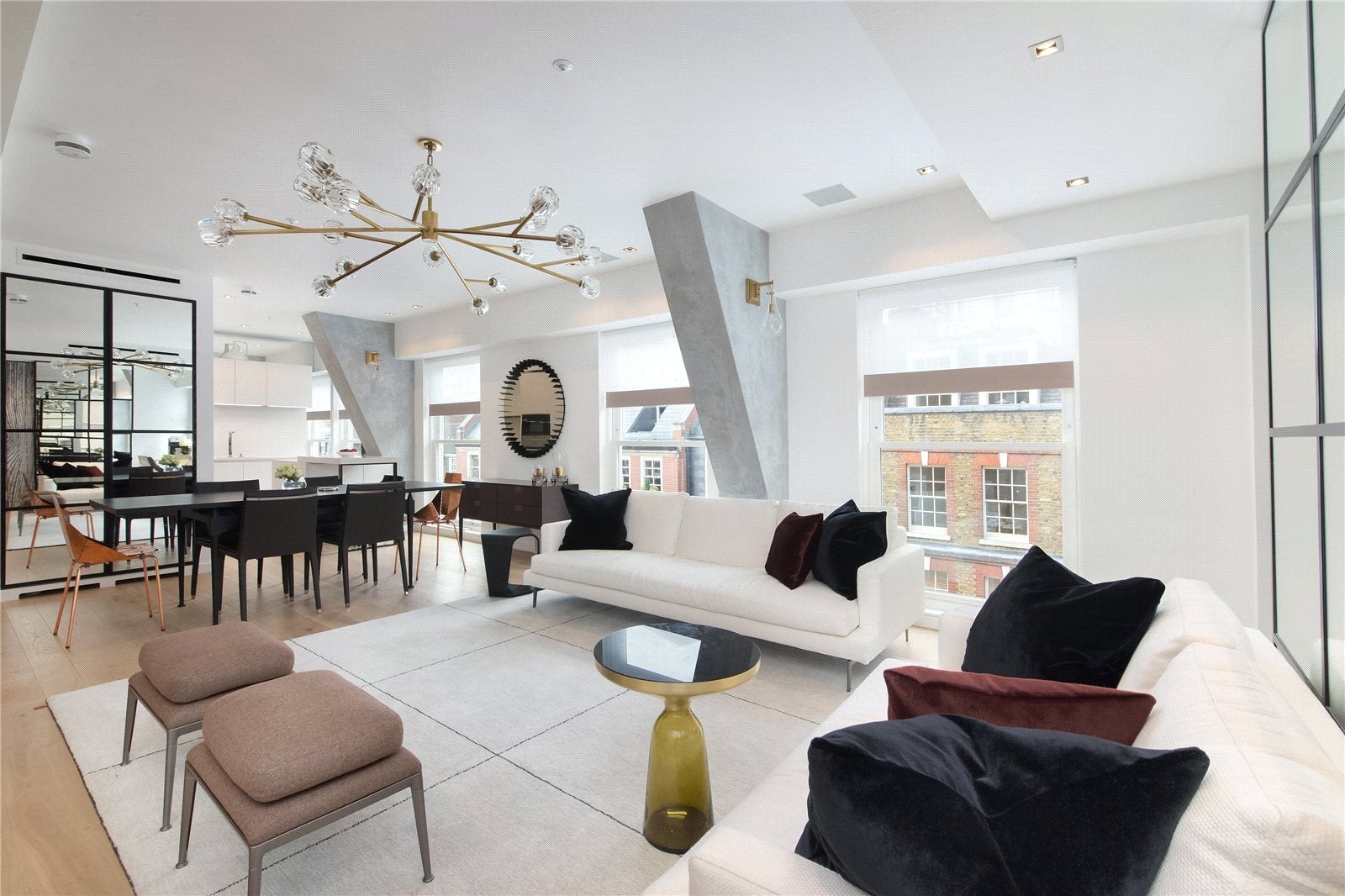 Flat Fountain Court in City of London