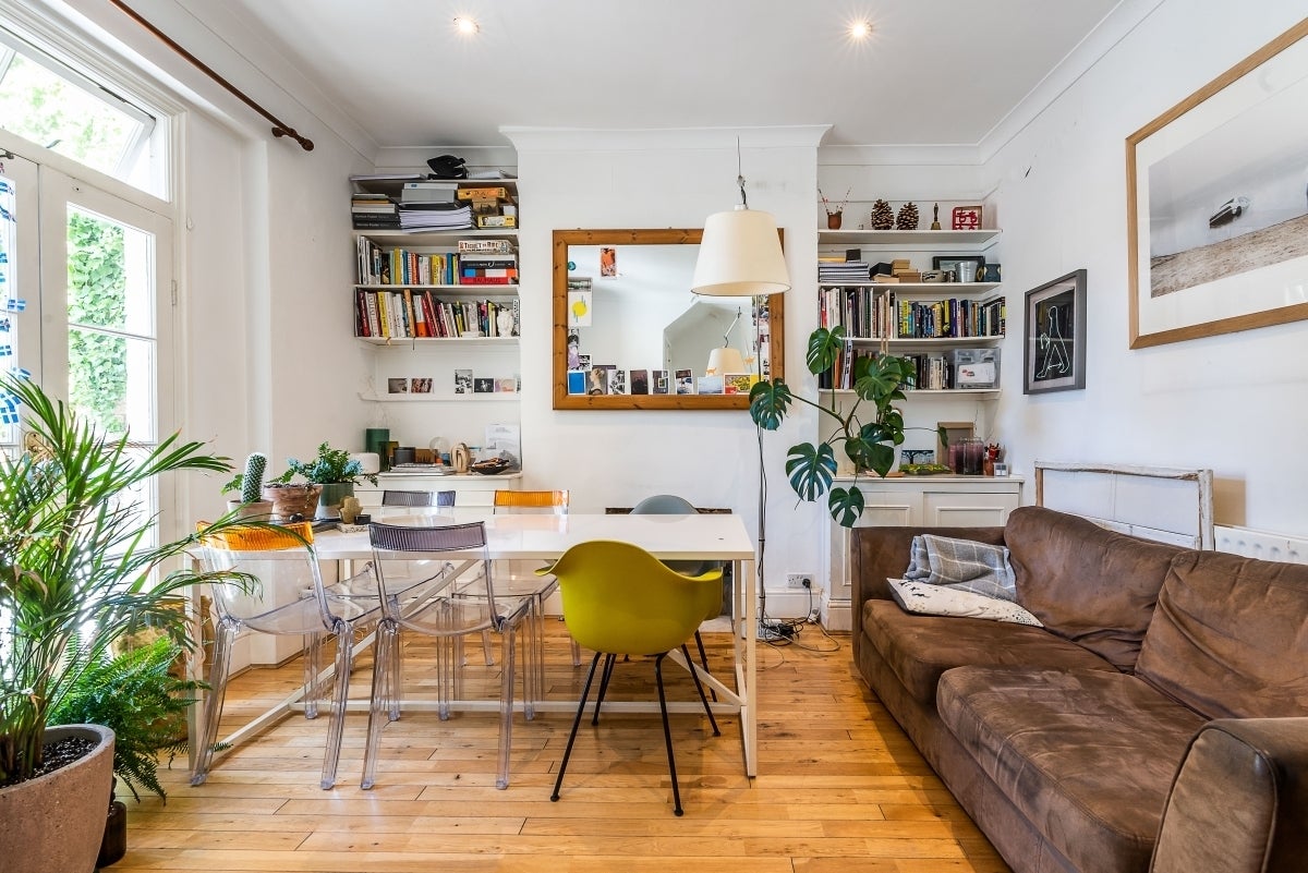 Flat Redwood Mews in Greater London