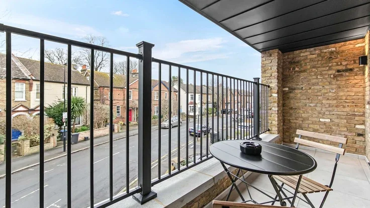Flat Vincent Road in Greater London