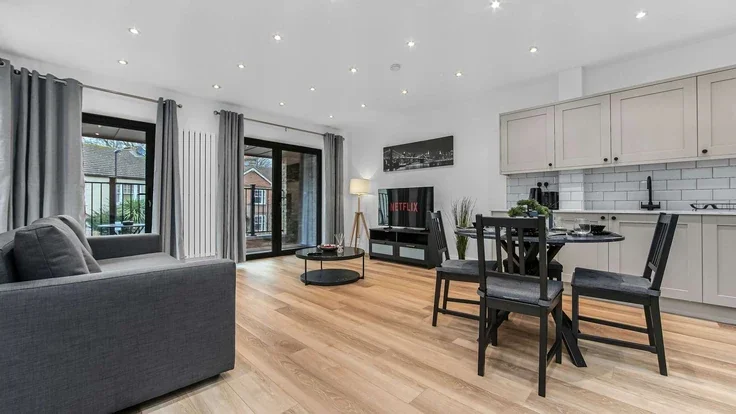 Flat Vincent Road in Greater London