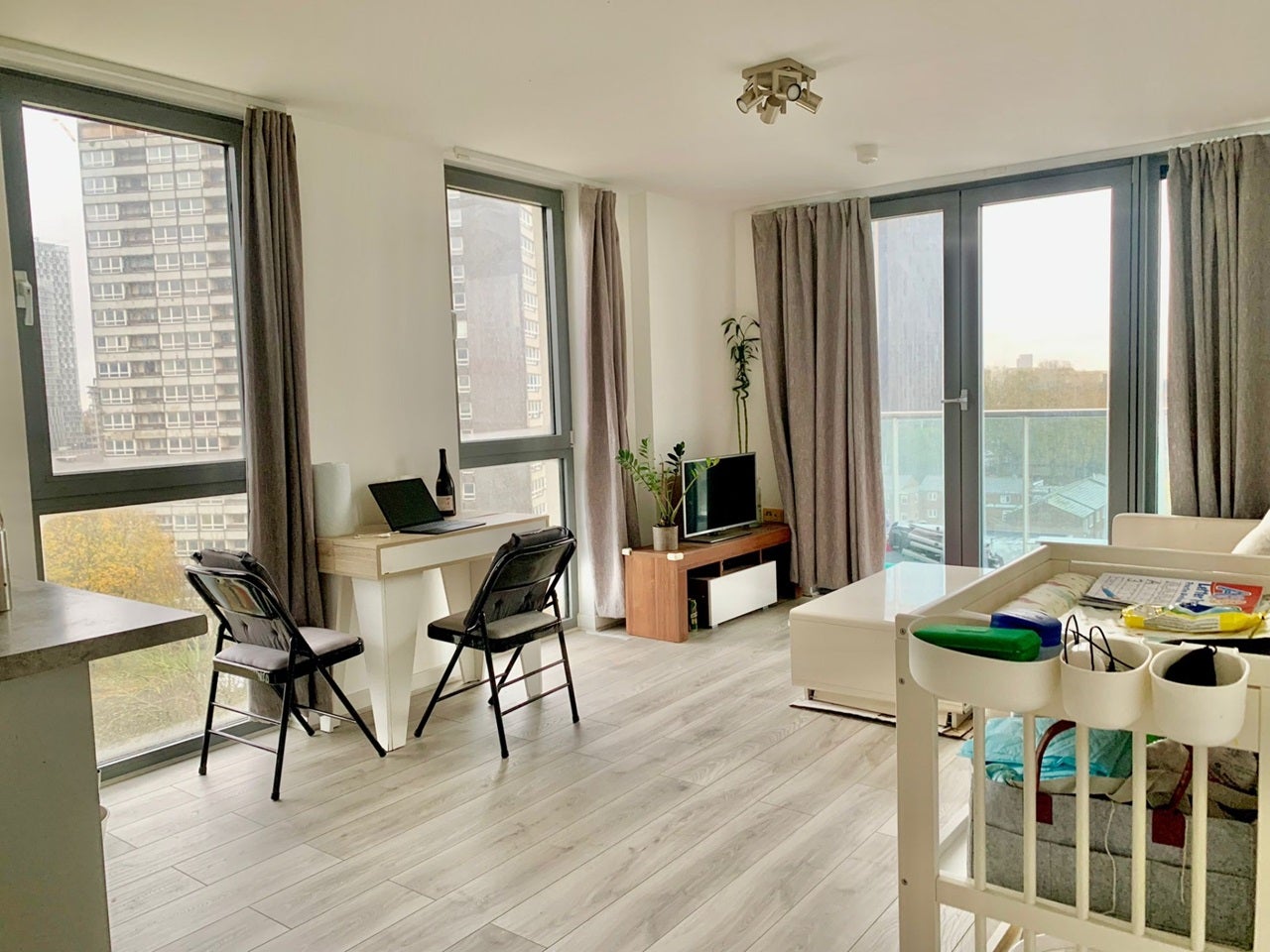 Flat Warton Road in Greater London