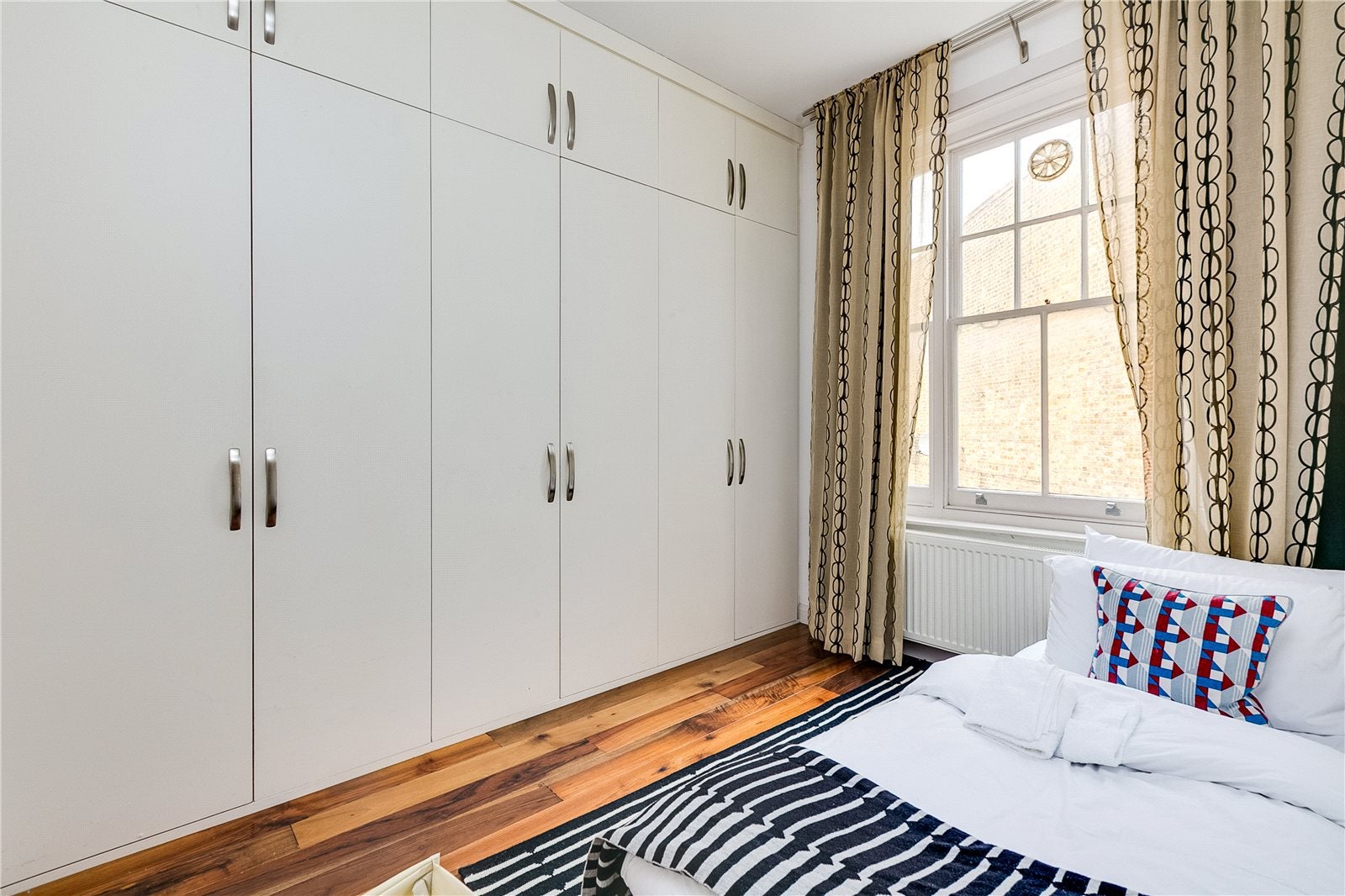 Flat Addison Gardens in Greater London