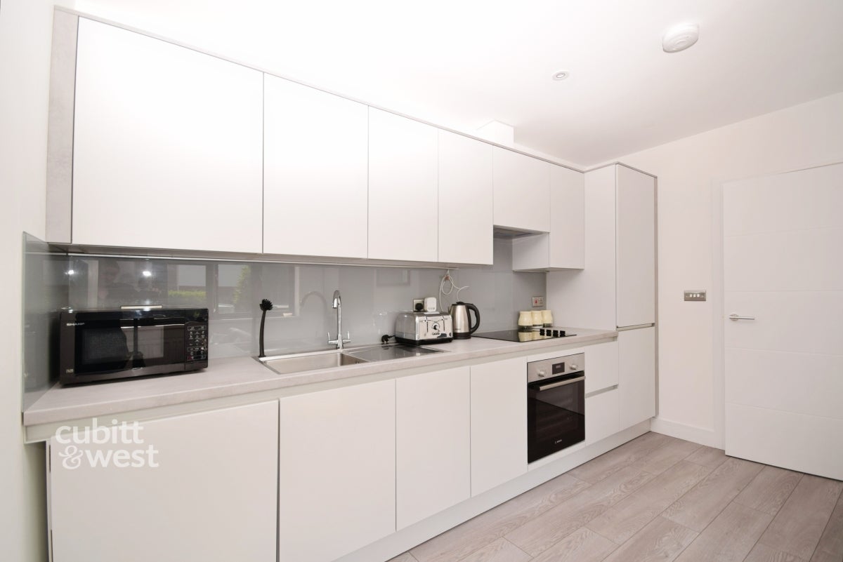 Flat Brighton Road in Greater London