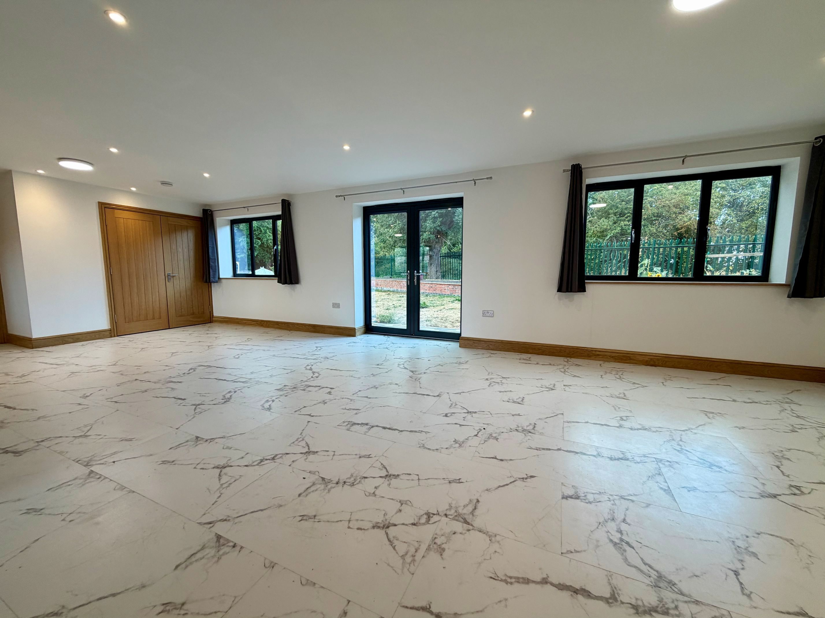 Flat Sandy Lane in Warwick