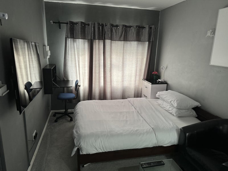 Flat Montagu Avenue in Leeds