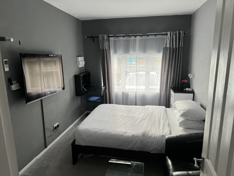 Flat Montagu Avenue in Leeds