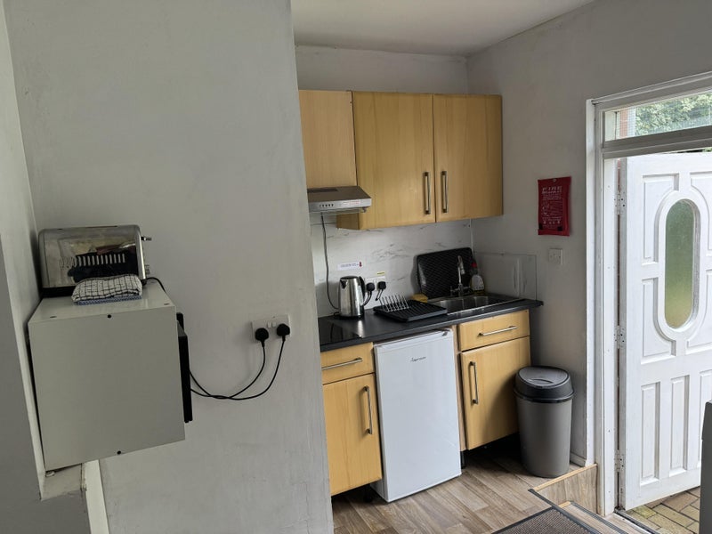 Flat Montagu Avenue in Leeds