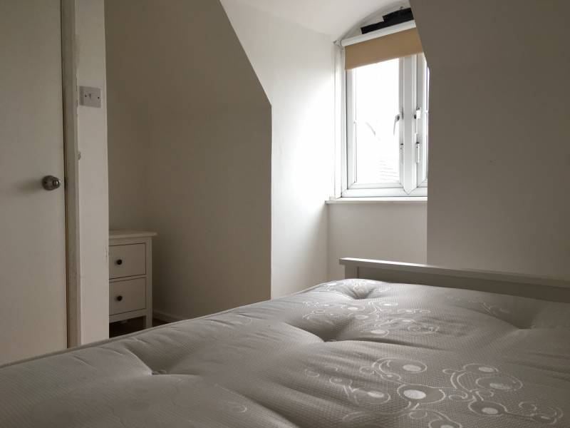 Flat Tabard Street in Greater London