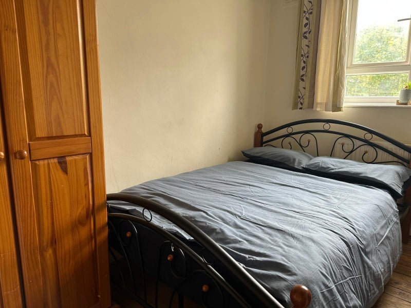 Room Southmead Road in Greater London