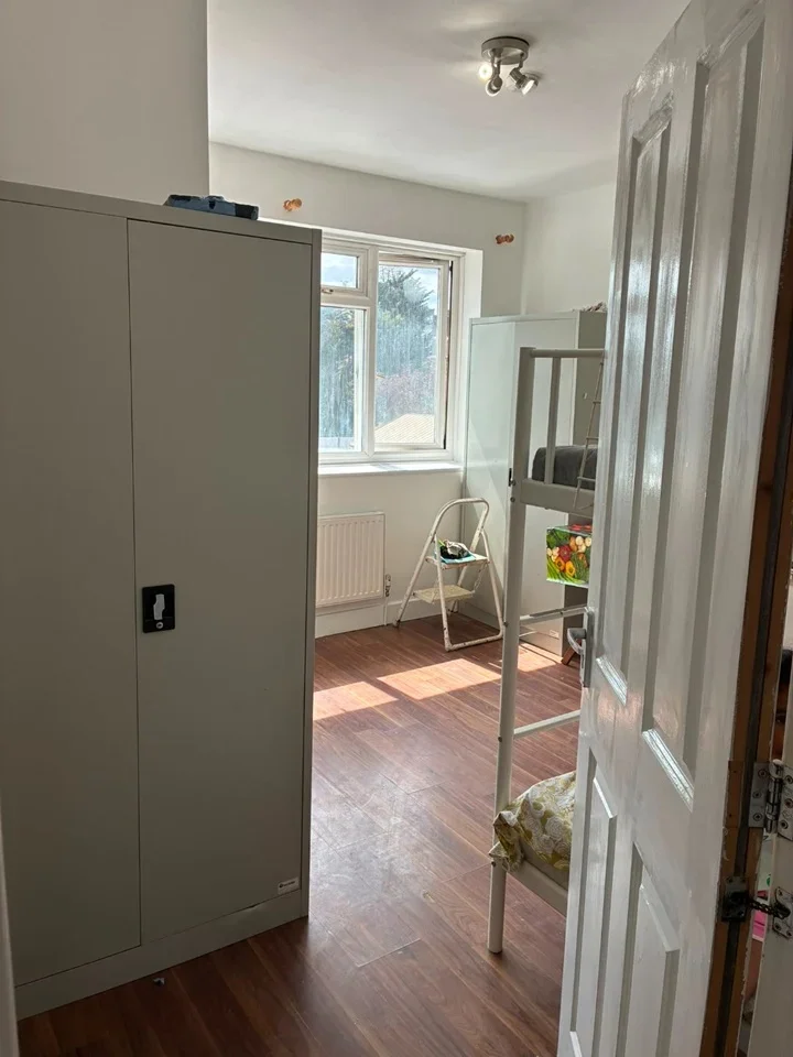 Room Farm Avenue in Greater London