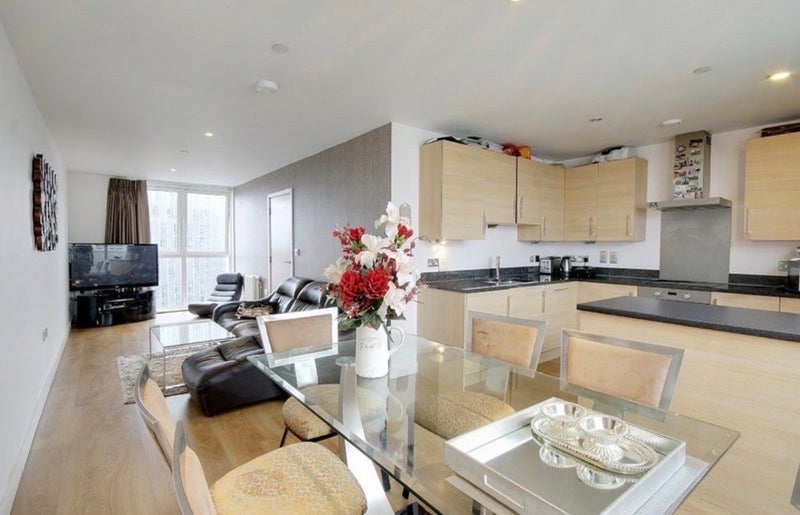 Room Jupp Road West in Greater London