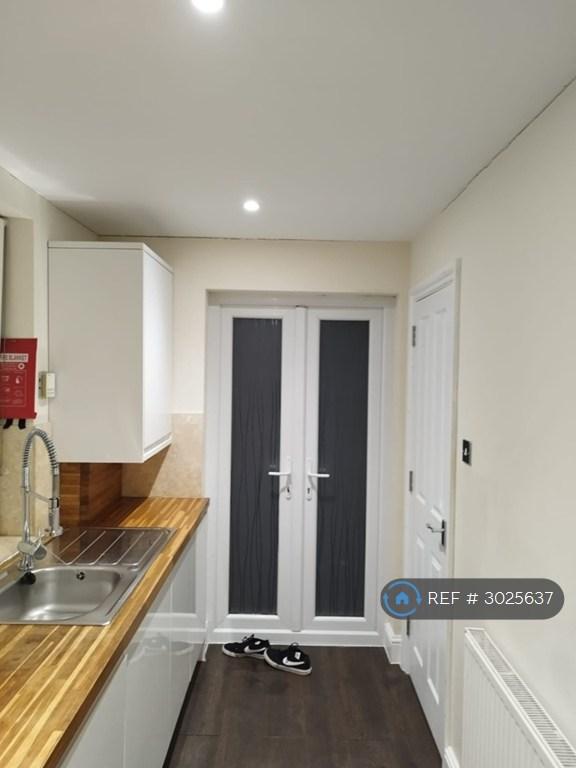 Flat Beedell Avenue in Southend-on-Sea