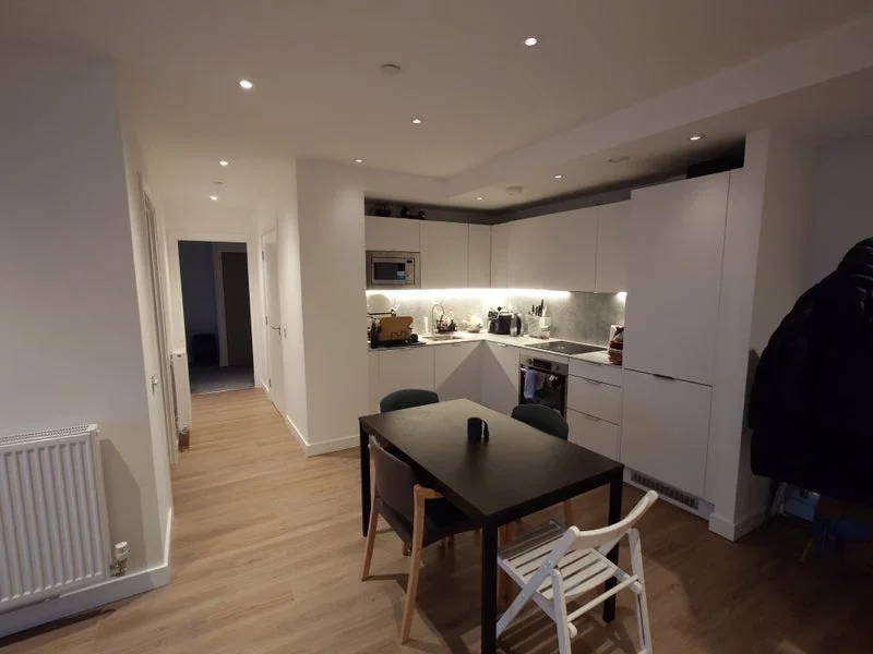 Room High Street North in Greater London
