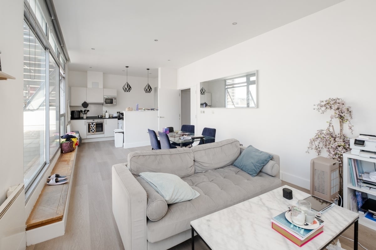 Flat Dereham Place in Greater London