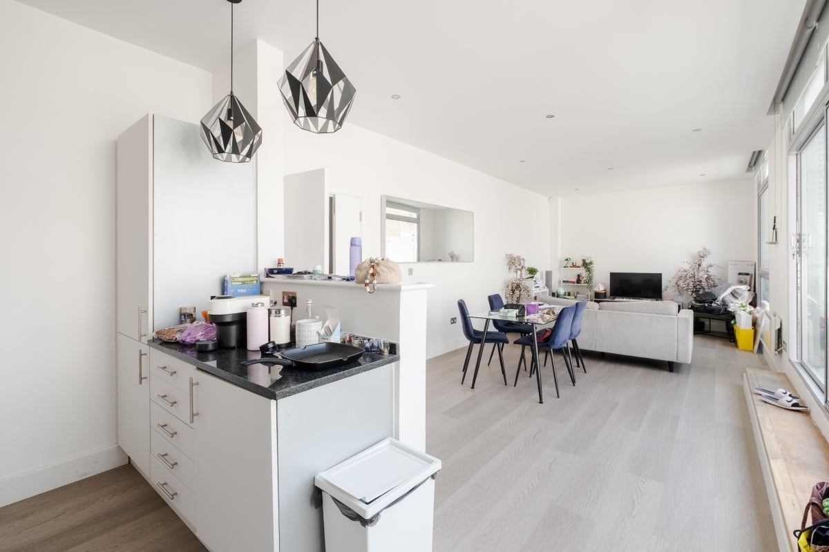 Flat Dereham Place in Greater London