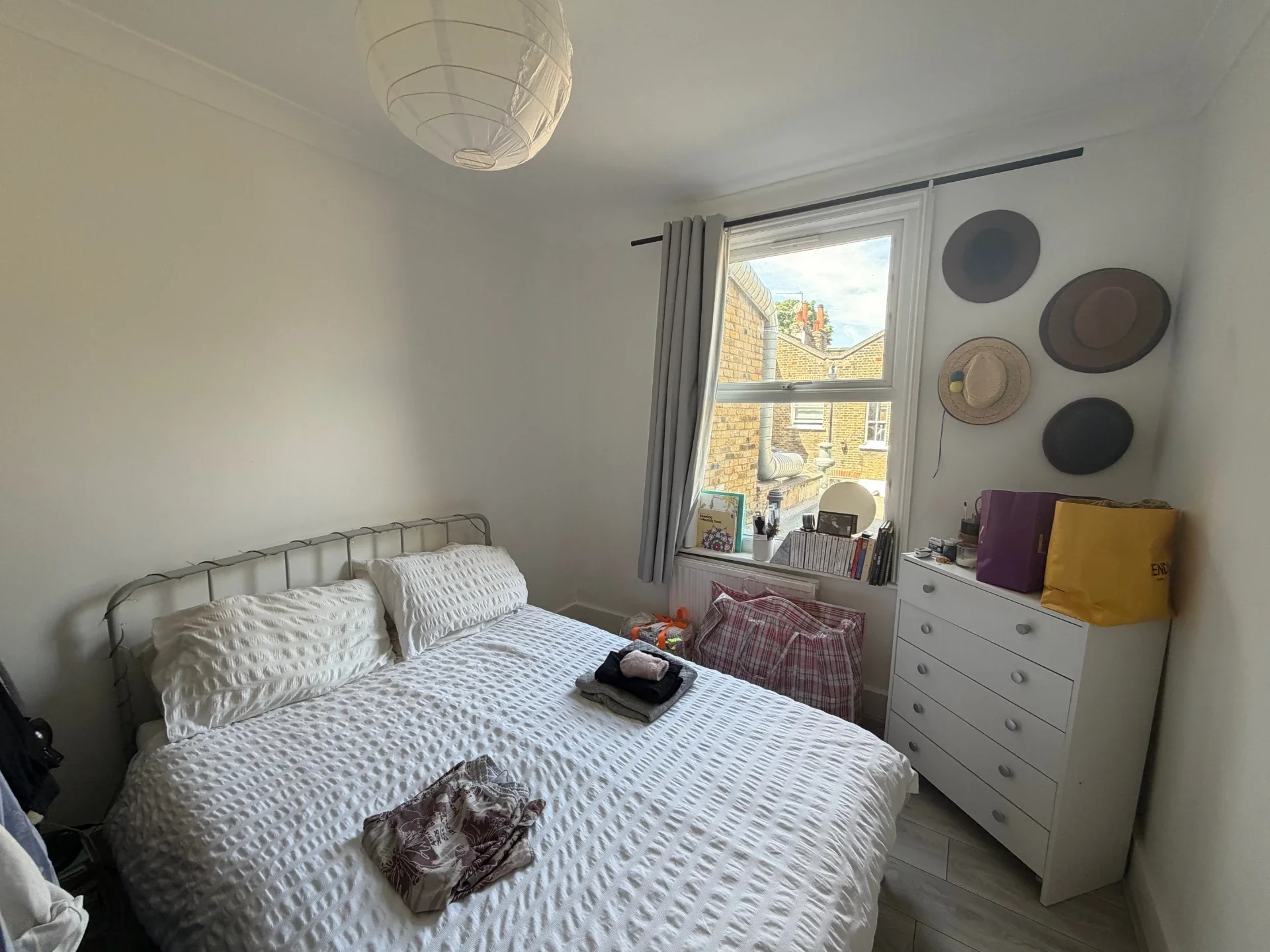 Flat Newington Green Road in Greater London