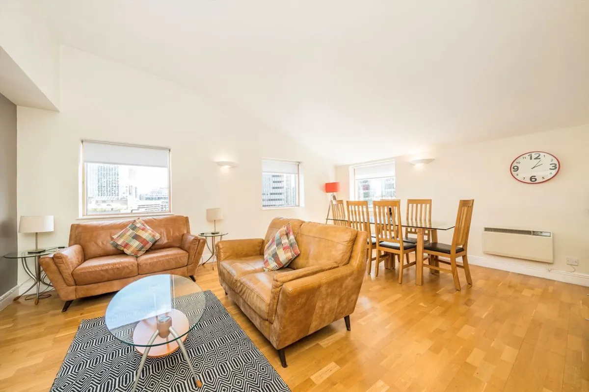 Flat Aldersgate Street in City of London