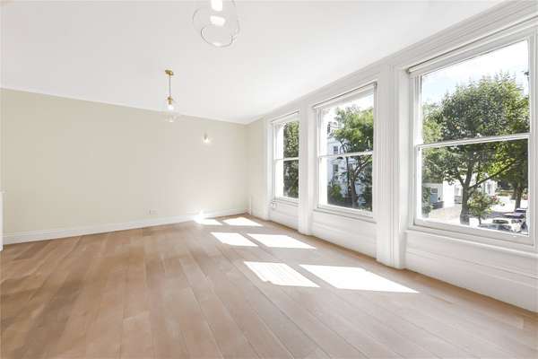 Flat Regent's Park Road in Greater London