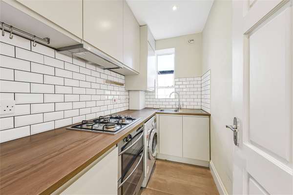 Flat Regent's Park Road in Greater London