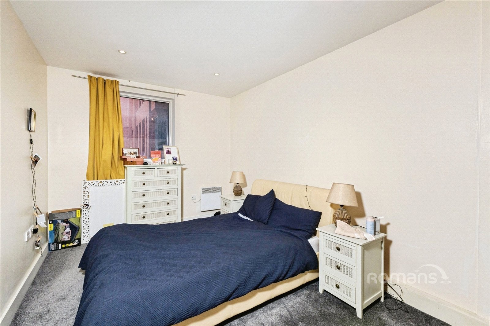 Flat Merchants Place in Reading