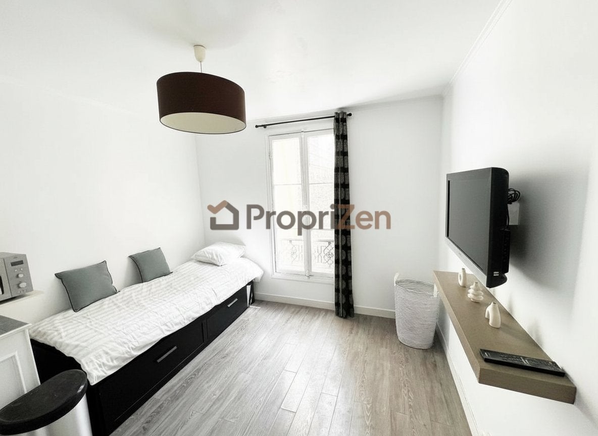 Flat Rue Nollet in Paris