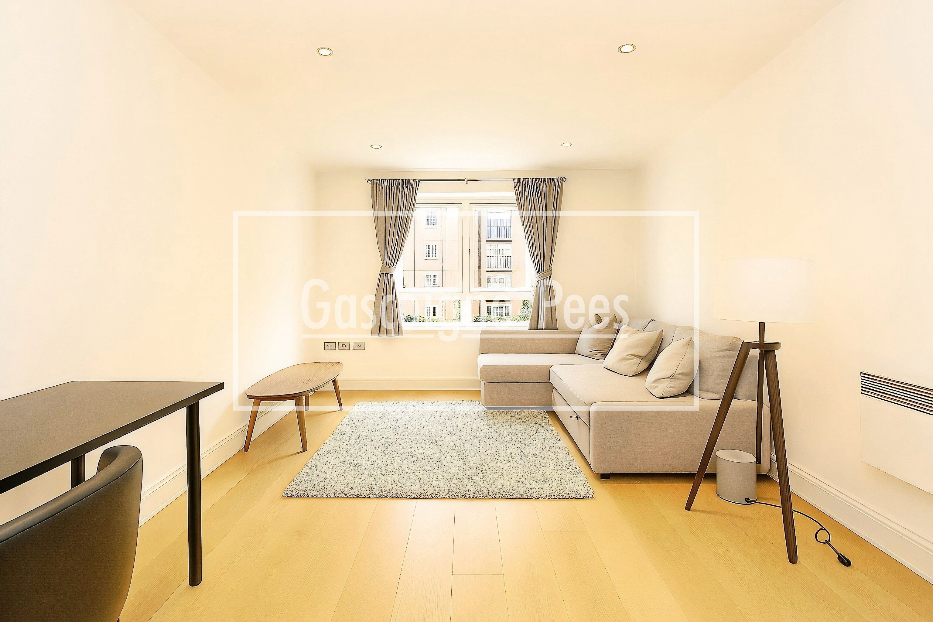 Flat Market Place in Greater London