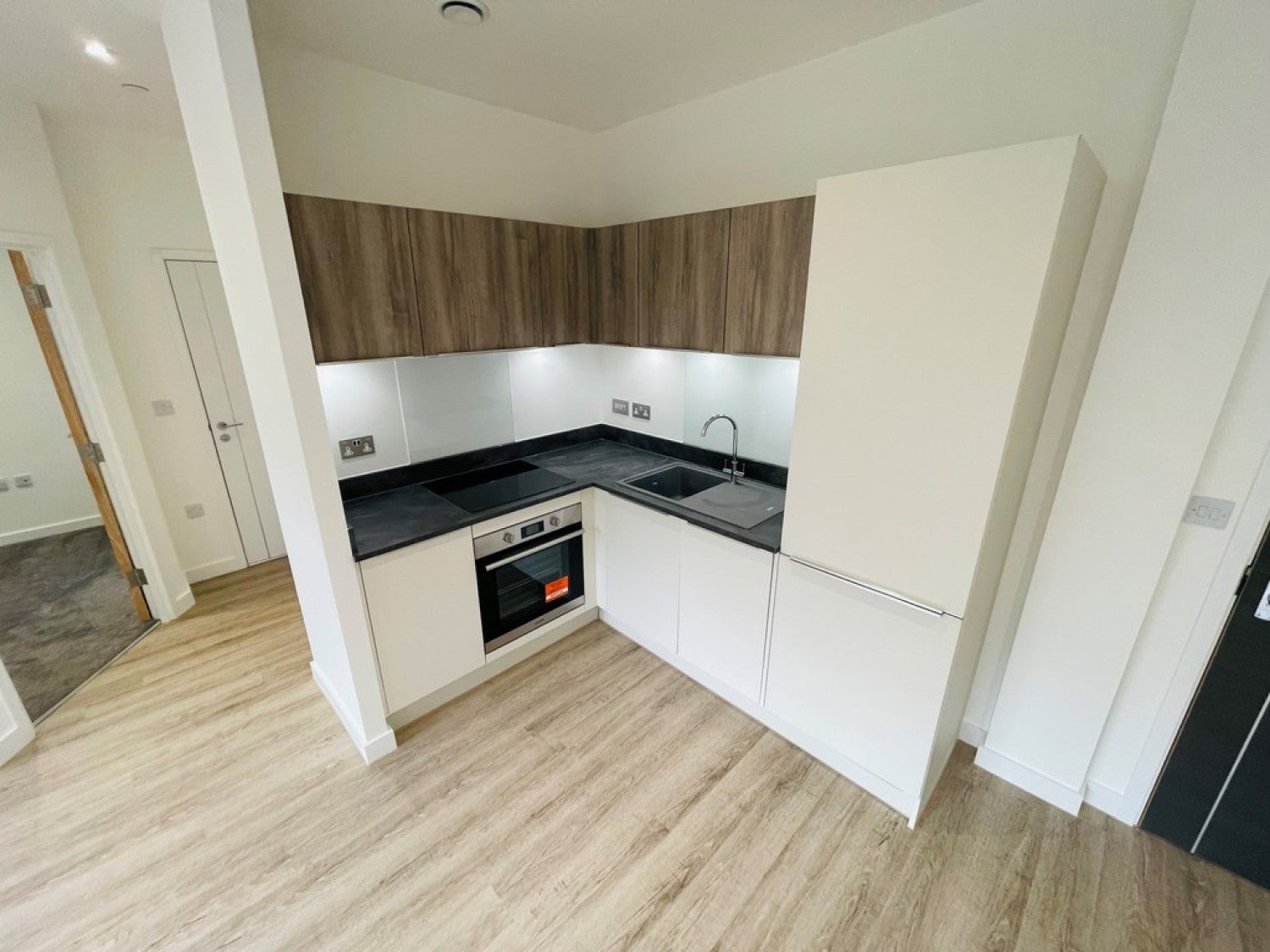 Flat Ashwood Way in Basingstoke and Deane