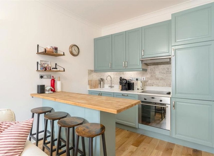 Flat Gloucester Terrace in City of Westminster