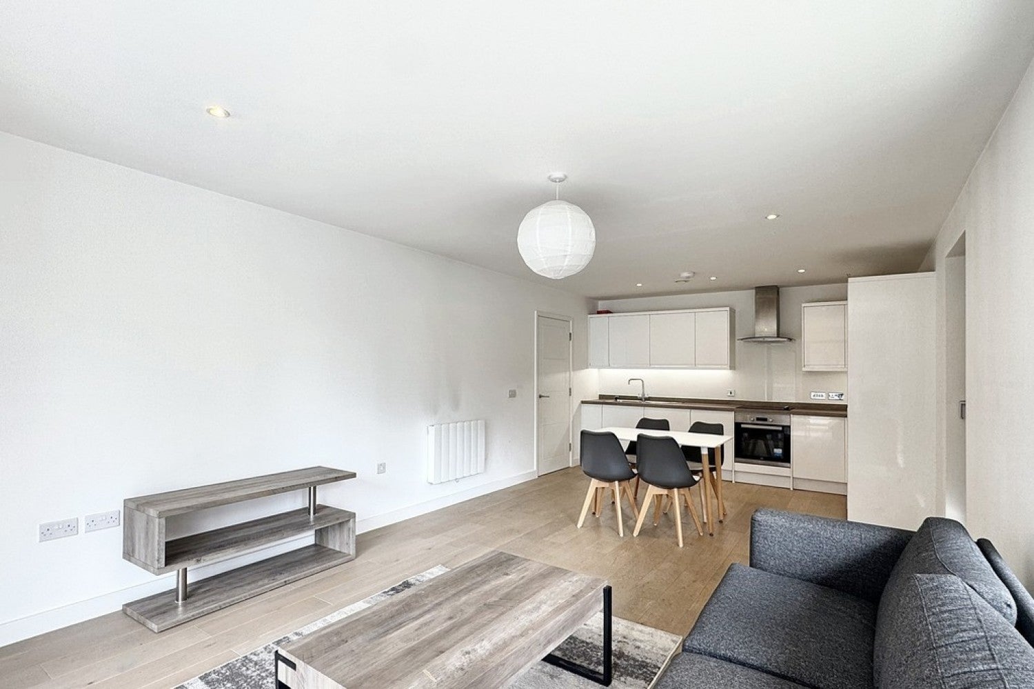 Flat Leacon Road in Ashford