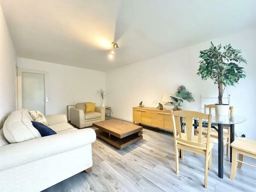 Flat Rufford Close in Greater London