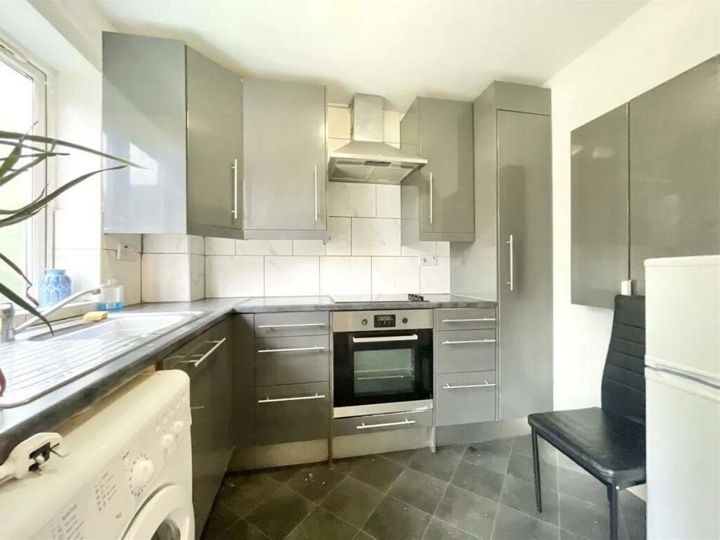 Flat Rufford Close in Greater London