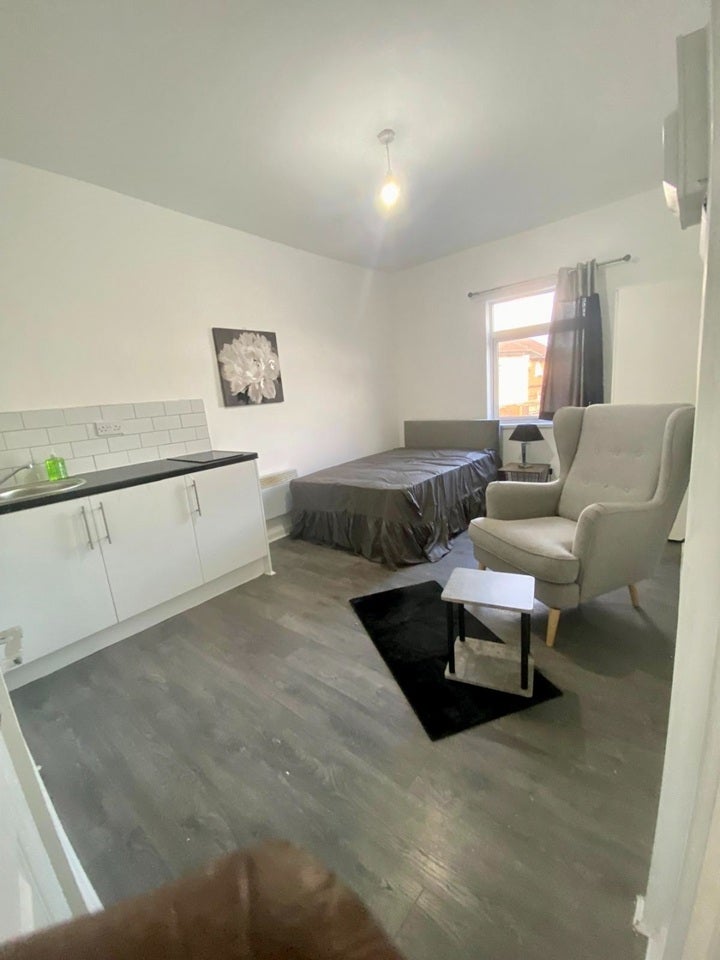 Room Station Street East in Coventry