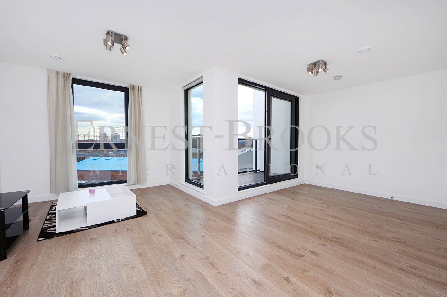 Flat Rotherhithe New Road in Greater London