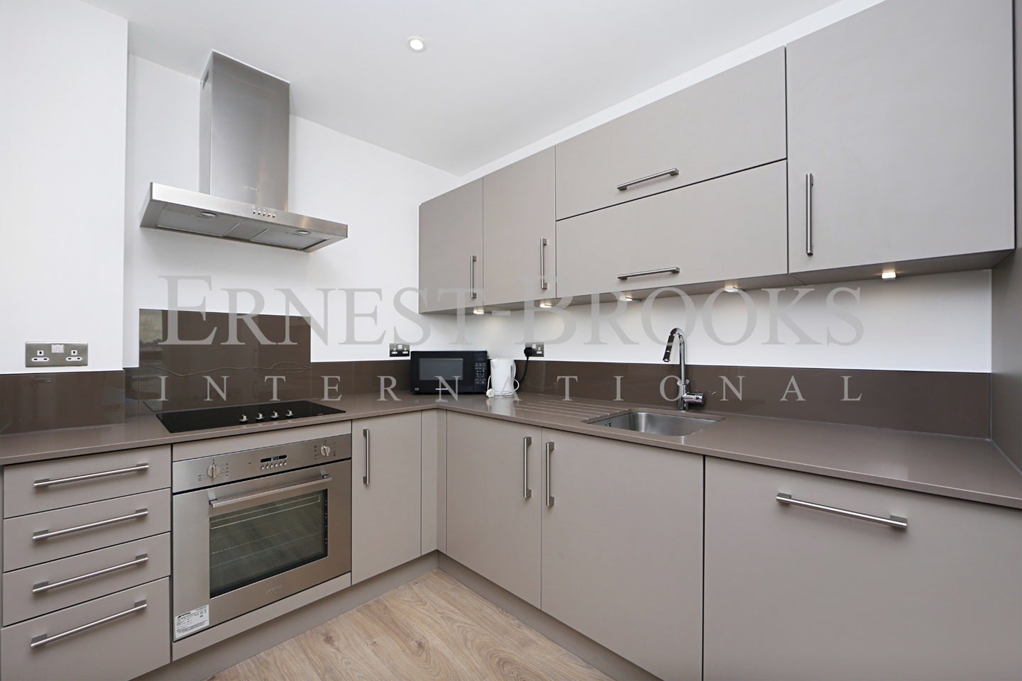 Flat Rotherhithe New Road in Greater London
