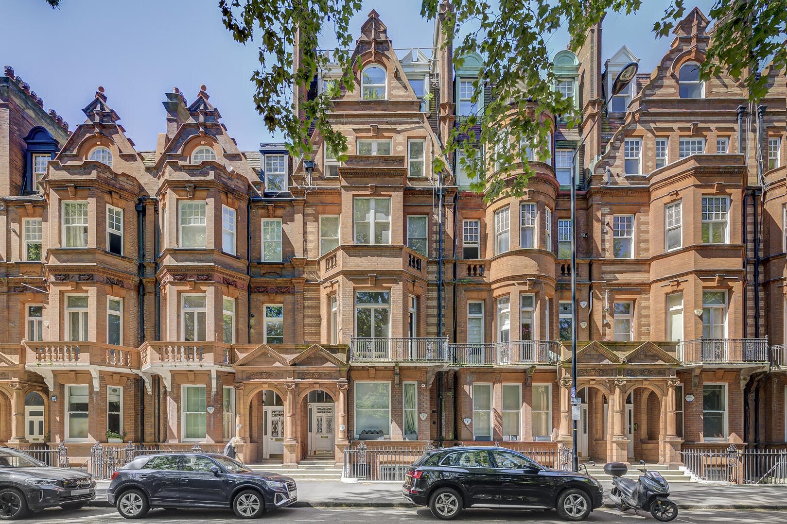 Flat Lower Sloane Street in Greater London