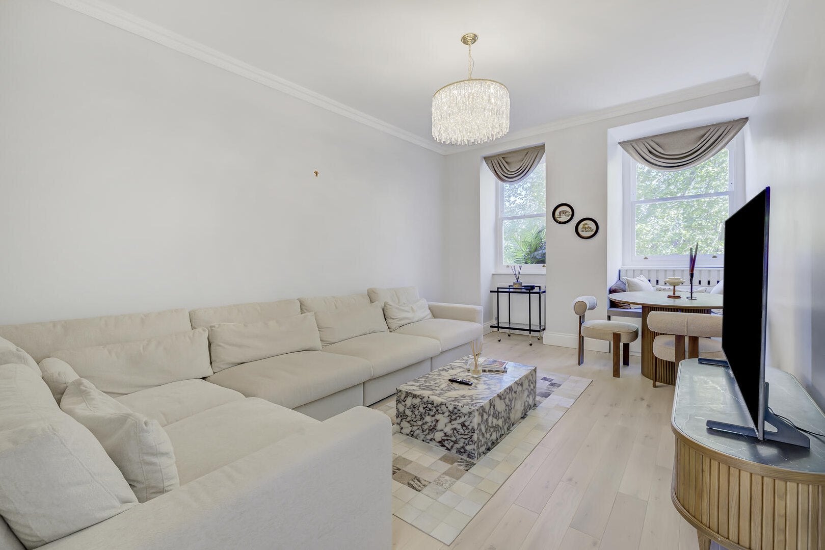 Flat Lower Sloane Street in Greater London